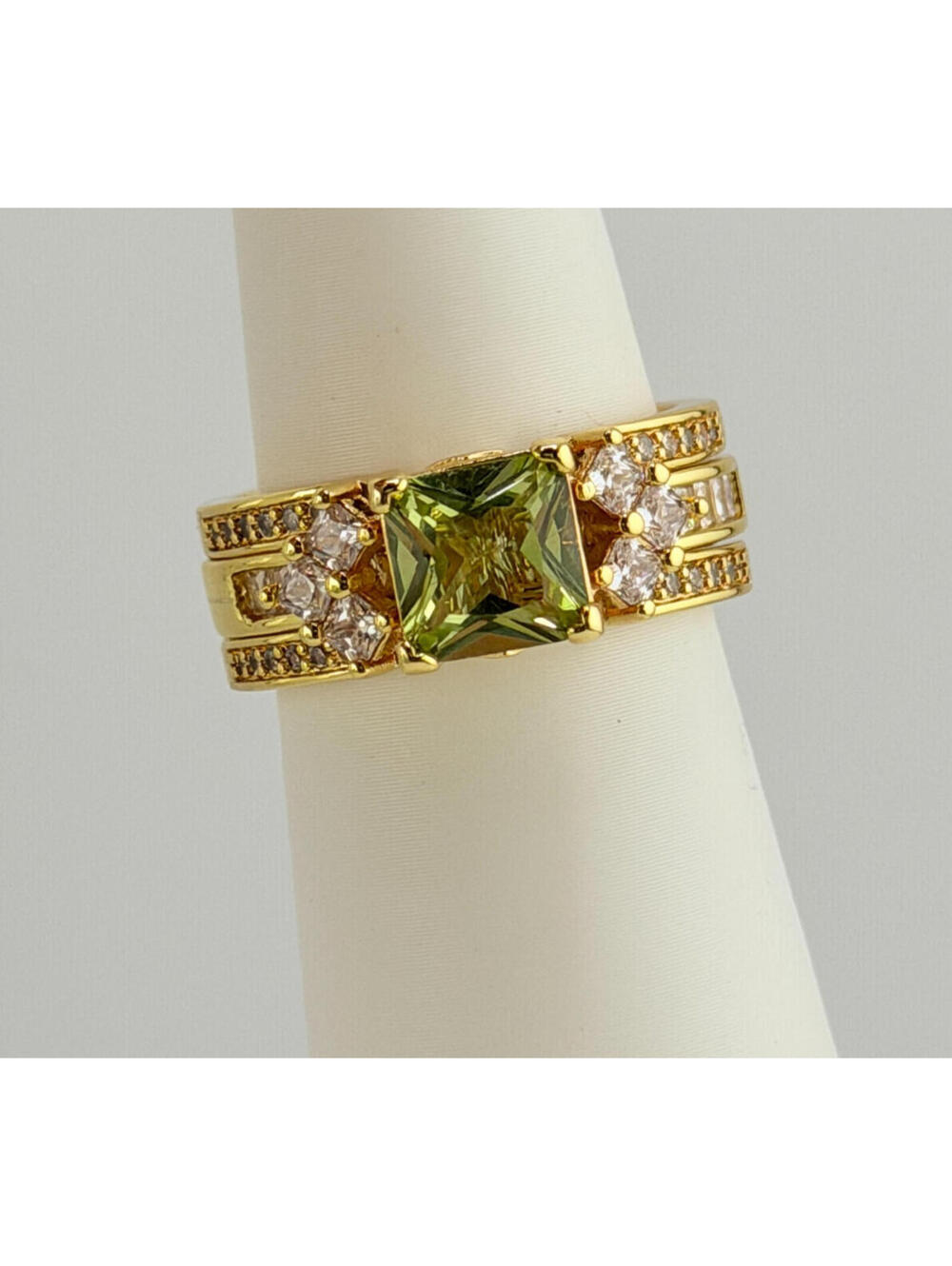 Bomb Party Sz 10 GOGO Unicorn RETRO Peridot Yellow Gold RBP2160 RARE FIND